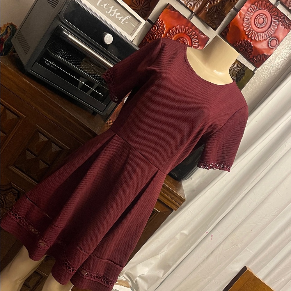 Women's Short Sleeve Fit-and-Flare Dress in Burgundy - Picture 1 of 1
